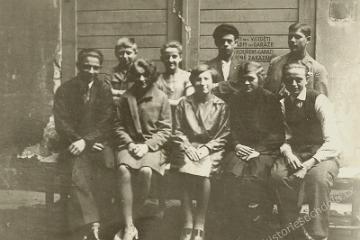 Kozák Václav dole vpravo asi 1932 (Kozák Jar)vod