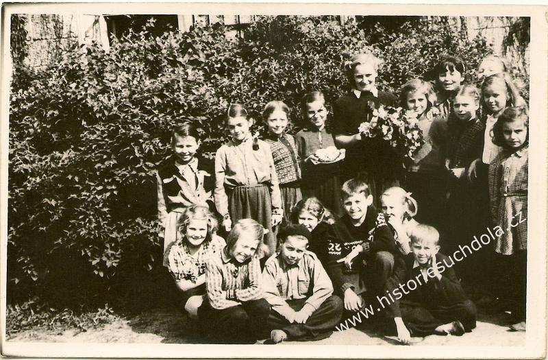 roč 1940 Sloup u Č.L. červen 1950 4.B 2 (Francová Jana)vod