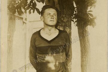 RH Suchdol fotbalista 1930 3 (Kozák Jar)vod